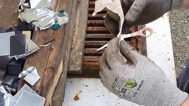 Stripping Lithium Ion Batteries - Scrap Breakdown - Metal Recovery - Metal Recycling