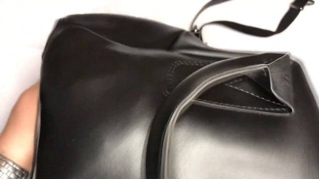 Відео огляд_ Сумка жіноча на кожен день квадратної форми з екошкіри смотреть онлайн