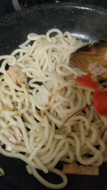Sesame Sausage Udon Stir Fry with Vegetables смотреть онлайн