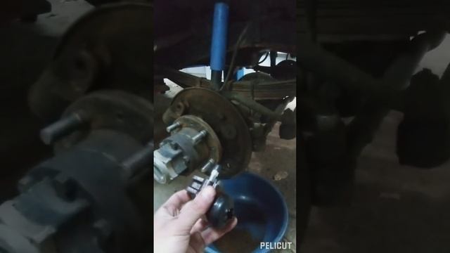 замена передних колодок на газ 69, и уазах. смотреть онлайн