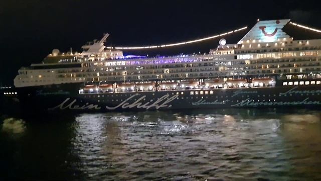 Mein Schiff Herz-Marella Voyager cruise ship смотреть онлайн