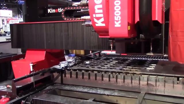 Canadian Metalworking interviews Chris Ware of Kinetic at FABTECH 2013 смотреть онлайн