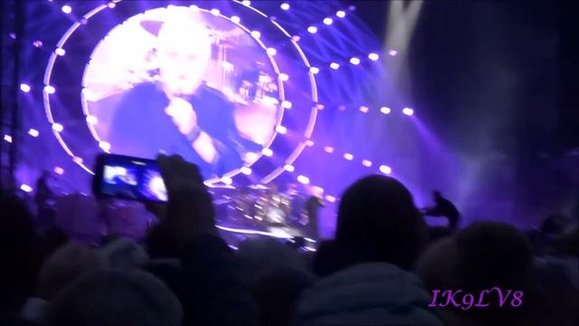 Queen + Adam Lambert "A Kind of Magic" смотреть онлайн