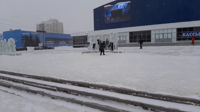 Новый год на главной площади города смотреть онлайн