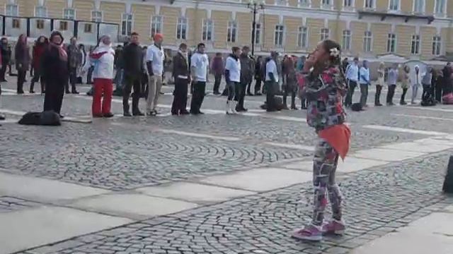 Зарядка на Дворцовой 1.avi смотреть онлайн
