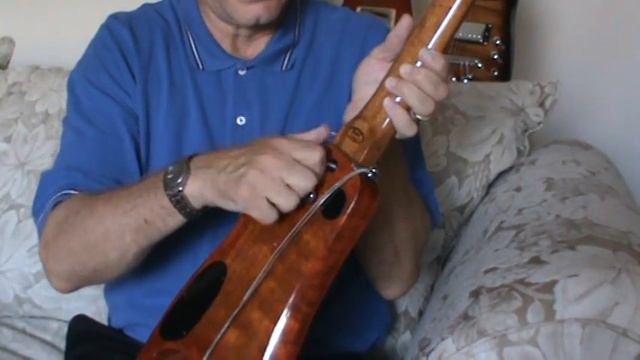 Take apart a Rambler Guitar.mpg смотреть онлайн