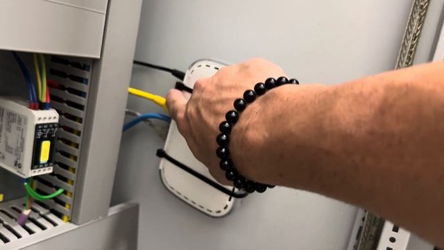 Netgear GS605NA 5 Port Gigabit Ethernet Switch смотреть онлайн