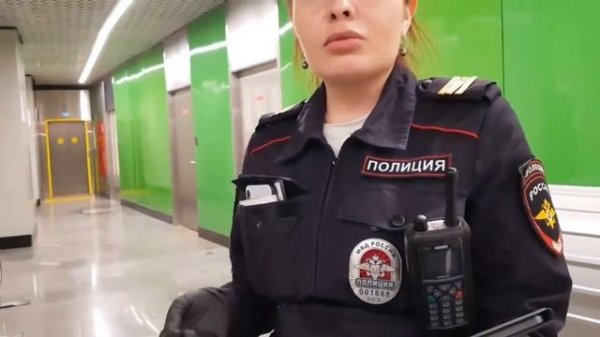 Таджик и Полицейская Красавица/Проверка телефона на розыск / Мигранты Узбеки Таджики Кыргизы