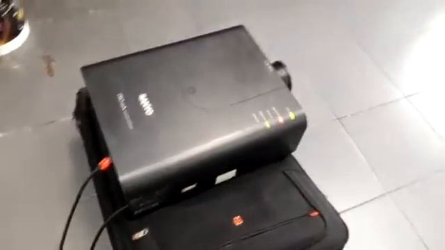 VIDEO BEAM SANYO DE 7000 LUMENS смотреть онлайн