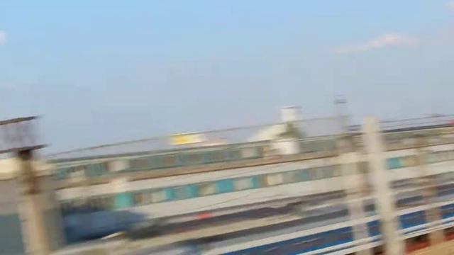 Сапсан ползёт по станции Ржевская смотреть онлайн