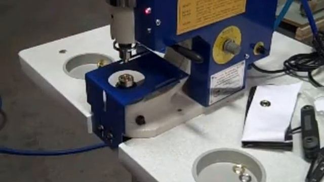 Micron America Group Inch MC-13 Grommet Machines смотреть онлайн