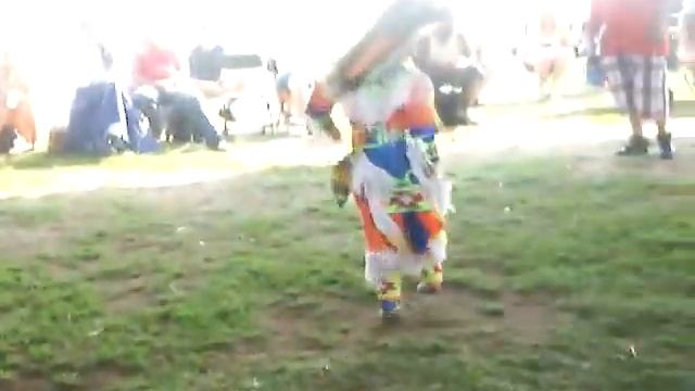 Chayton dancing his grass contest song @ BAIC 2007. смотреть онлайн