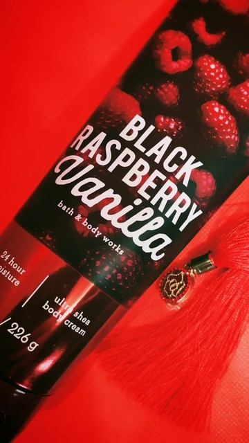 Крем для тела Bath & Body Works Black Raspberry Vanilla смотреть онлайн