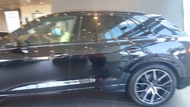 2020 Audi SQ8 Exhaust Sound - This 500hp V8 Sounds Awesome