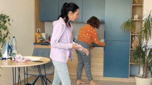 Мать заставил занимается спортом полную дочь