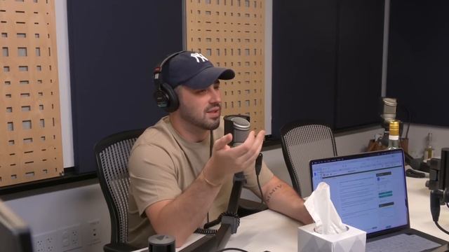 Outstandingly Bad.. Ft. Joe Santagato || Two Hot Takes Podcast || Reddit Reactions смотреть онлайн