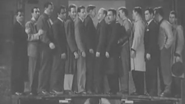 Max Baer and a family of bodybuilders смотреть онлайн