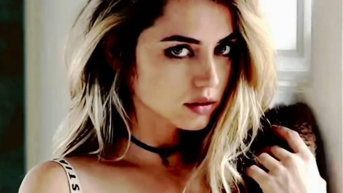 Ana De Armas - Ночь