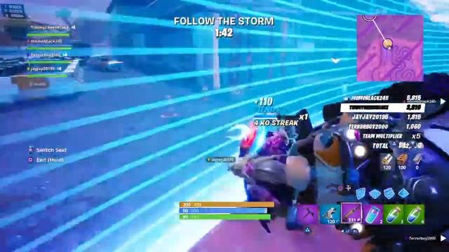 Momo joined in a hord rush game! Scary смотреть онлайн