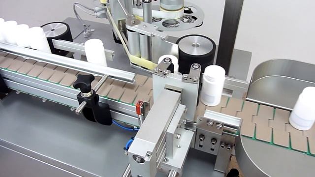 Etichettatrice automatica per prodotti rotondi. Pk-LINE-Easy-R-R. Avvolgenti o fronte/retro. смотреть онлайн