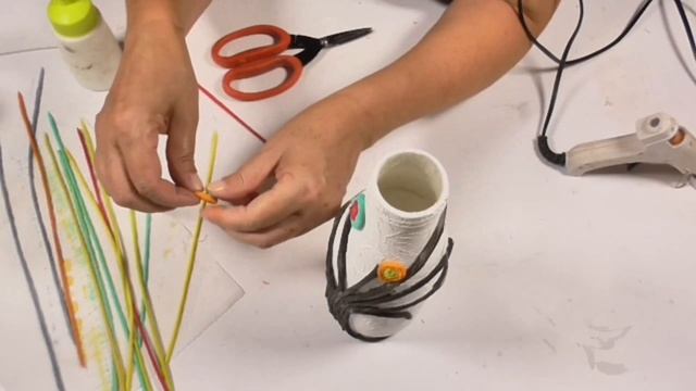 COMO DECORAR UNA BOTELLA CON ROLLITOS DE PAPEL / ARBOL DE LA VIDA смотреть онлайн