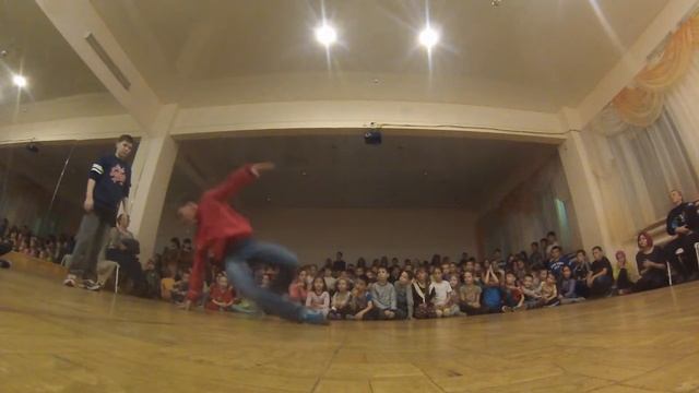 1х1 b boy Егор vs Ротор смотреть онлайн