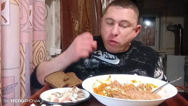 мукбанг/обжор/борщ с говядиной,грудинка солёная/ смотреть онлайн