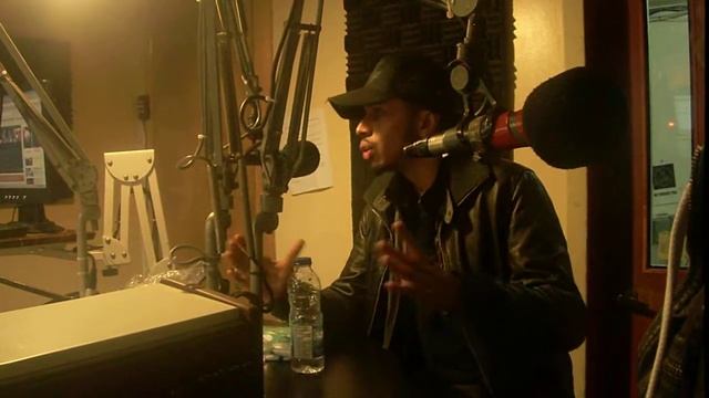 Tre Monet en entrevue a 102,3 fm смотреть онлайн