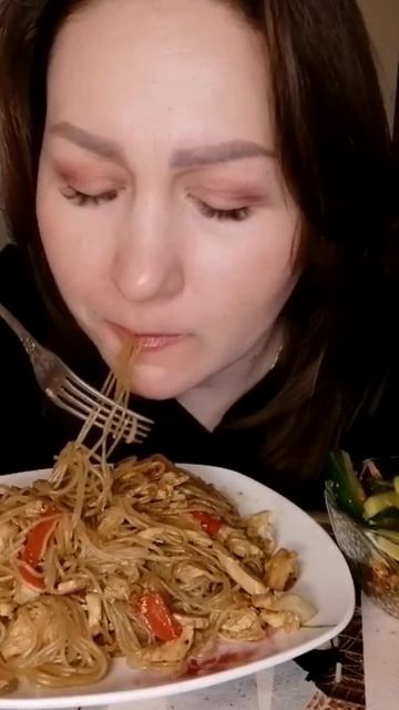 САМАЯ ДЛИННАЯ ЛАПША ФУНЧОЗА🤪 смотреть онлайн