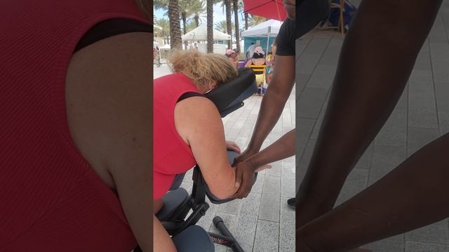 Wife loved the Chair Massage, husband had to try смотреть онлайн