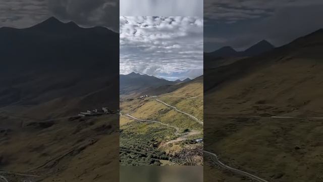 Ganden is 40 kilometres (25 mi) northeast of Lhasa. смотреть онлайн