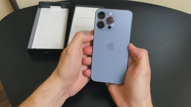 Распаковка и обзор IPhone 13 Pro смотреть онлайн