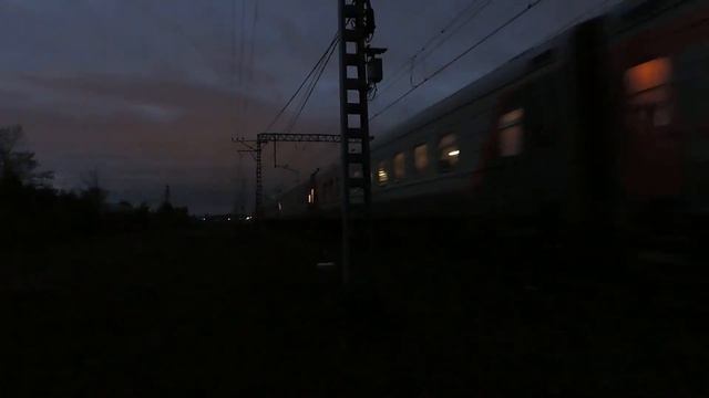 ЧС7-098 с поездом Санкт-Петербург — Севастополь смотреть онлайн