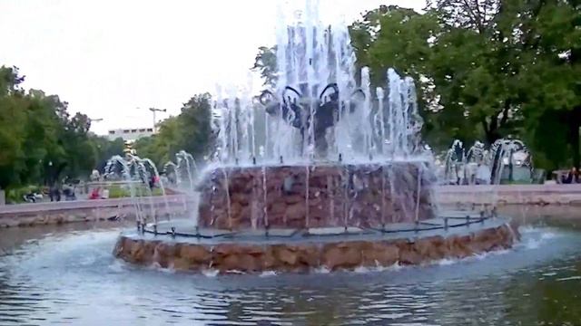 Фонтан на Болотной площади смотреть онлайн