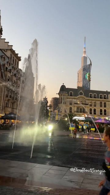 Батуми. Вечерняя красота на Площади Европы. Август 2023 #georgia #batumi #батуми смотреть онлайн