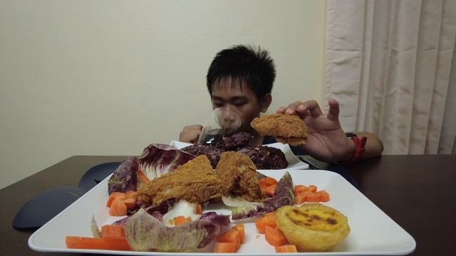 Mukbang - KFC Spicy Fried Chicken With Egg Tart | BlueSpoon Mukbang смотреть онлайн