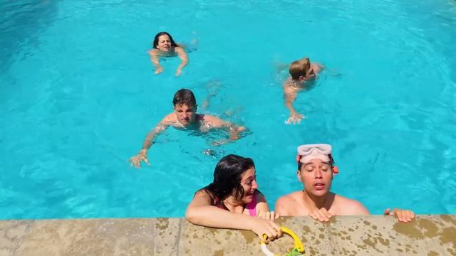 NON SCEGLIERE LA PISCINA SBAGLIATA CHALLENGE! *100 PISCINE MISTERIOSE*💦
