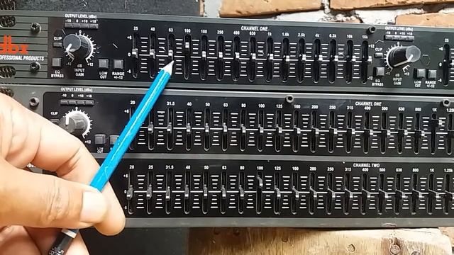 EQUALUZER dbx231 VS dbx215 смотреть онлайн