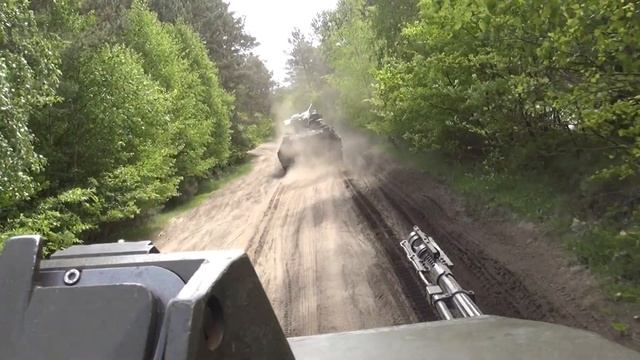 Flakpanzer Gepard, Leopard fahren in Fürstenau im Fursten Forest. смотреть онлайн