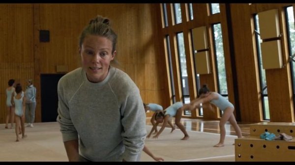 Pahanhautoja (2022) Tinya in the gym | Kids in Movies