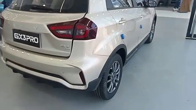 سقف سيارة جيلي Gx3 pro في مشاهد حصرية смотреть онлайн