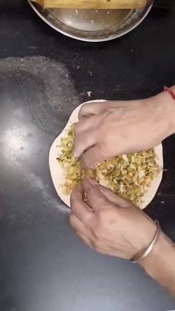 Atta Spring Roll | Easy Cooking Recipe | #shorts #shortsvideo #homemadefood #homemadefood #foodie смотреть онлайн