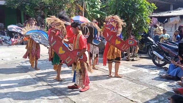 Kuda kepang SANGGAR WARINGIN MUDHO (SWM) live desa margomulyo 15-7-2022 смотреть онлайн