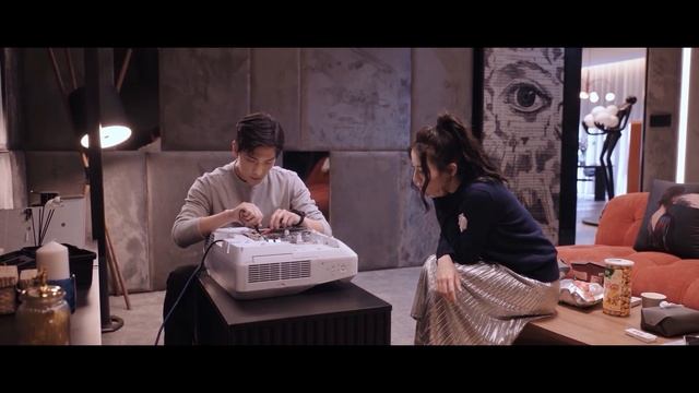 💗帅小伙被家人大骂一顿，委屈难受扑到女明星怀里求安慰！#你是我的荣耀 #YouAreMyGlory #迪丽热巴 #杨洋 #中国电视剧 смотреть онлайн