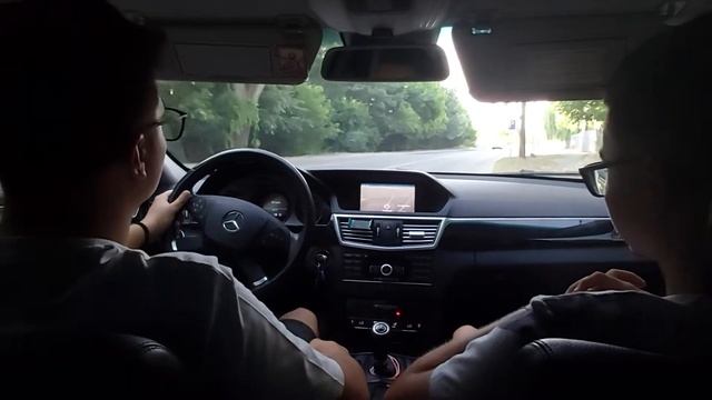 Mercedes Benz E class W212 / o masina frumoasa !!! смотреть онлайн