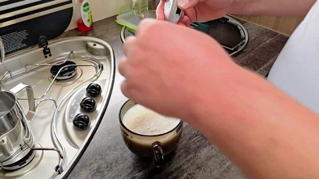 Секретный рецепт кофе латте в автодоме ☕️🚐 Пьем уже 5 лет и не меняем! смотреть онлайн