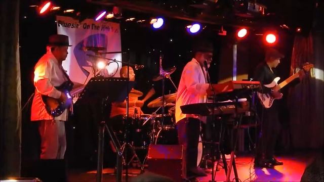 Mighty Mo Rodgers смотреть онлайн