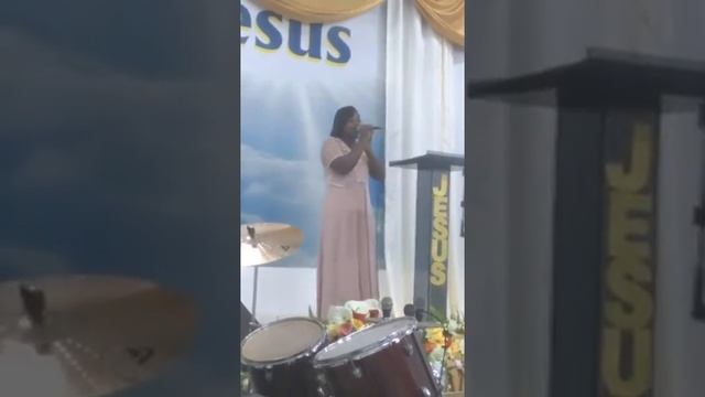 Cantora Gleise Passos - A mulher que ora смотреть онлайн