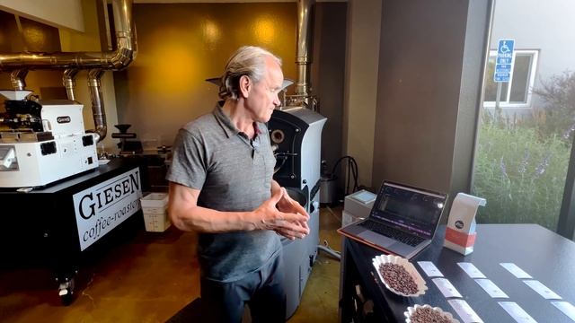 Behind the roast with Willem Boot - The buzz about decaf coffee смотреть онлайн