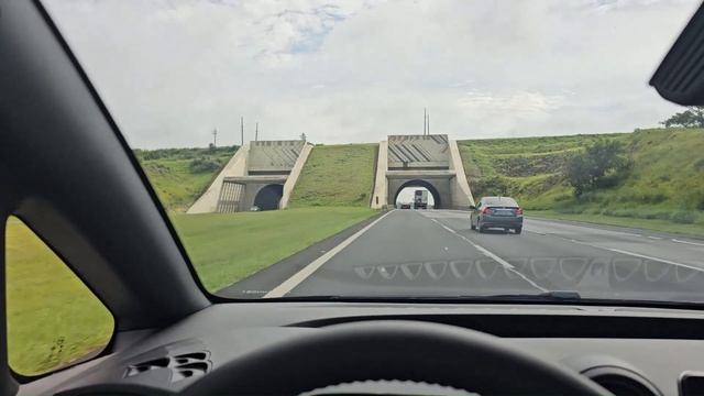 Elétrico na estrada é FRIA. Consumo Dolphin Plus a 100 km/h смотреть онлайн